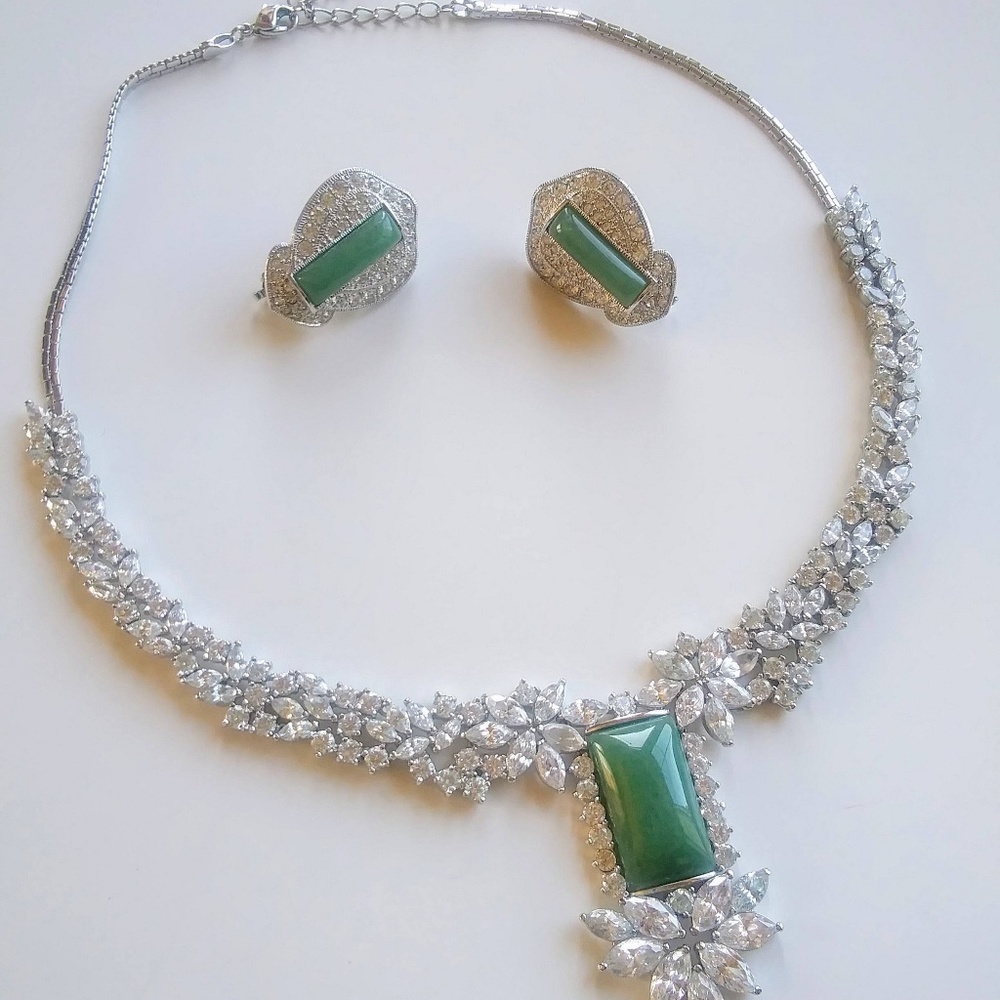 Elegant Crystal necklace and earring set